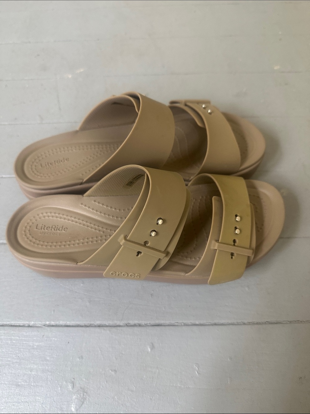 NWOT CROCS Brooklyn Platform Women's Lt Olive Double-Strap Literide Sandals